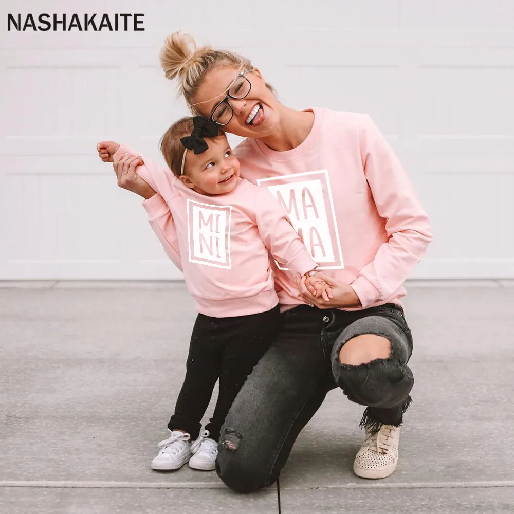 NASHAKAITE / Семейни свитшоты за майките и децата, МИНИ-дрехи за майки и дъщери с писмото принтом, е един и същ Дрехи за мама И мен, Семеен начин на